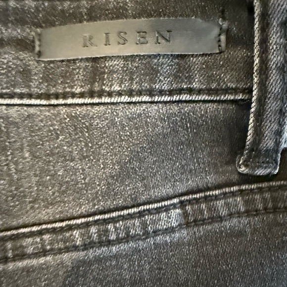 Risen Jeans - High Rise Vintage Washed Skinny Jeans Size 28/7. - Picture 5 of 8